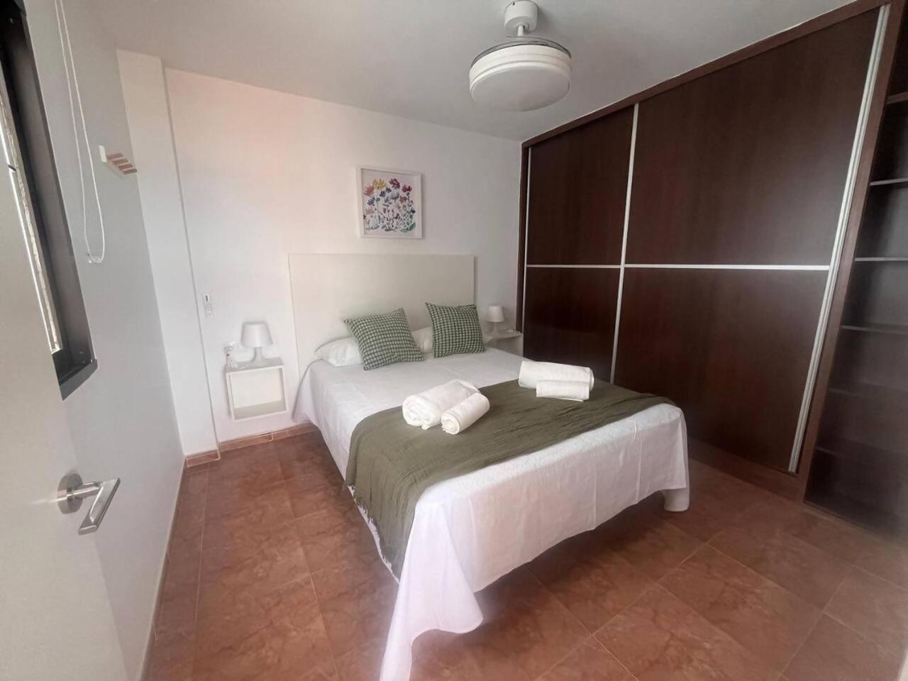 Apartamento Lidia Planta 2, La Carihuela 1ª Linea Playa, Vistas Mar, Buhardilla 1 Dormitorio, 40 M2, 1-3 Huesped, Terraza, Wifi توريمولينوس المظهر الخارجي الصورة