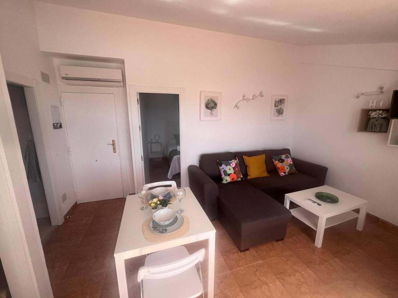 Apartamento Lidia Planta 2, La Carihuela 1ª Linea Playa, Vistas Mar, Buhardilla 1 Dormitorio, 40 M2, 1-3 Huesped, Terraza, Wifi توريمولينوس المظهر الخارجي الصورة