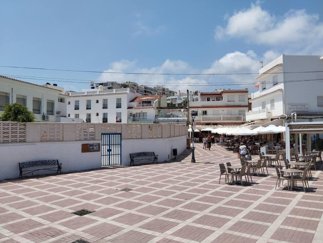Apartamento Lidia Planta 2, La Carihuela 1ª Linea Playa, Vistas Mar, Buhardilla 1 Dormitorio, 40 M2, 1-3 Huesped, Terraza, Wifi توريمولينوس المظهر الخارجي الصورة