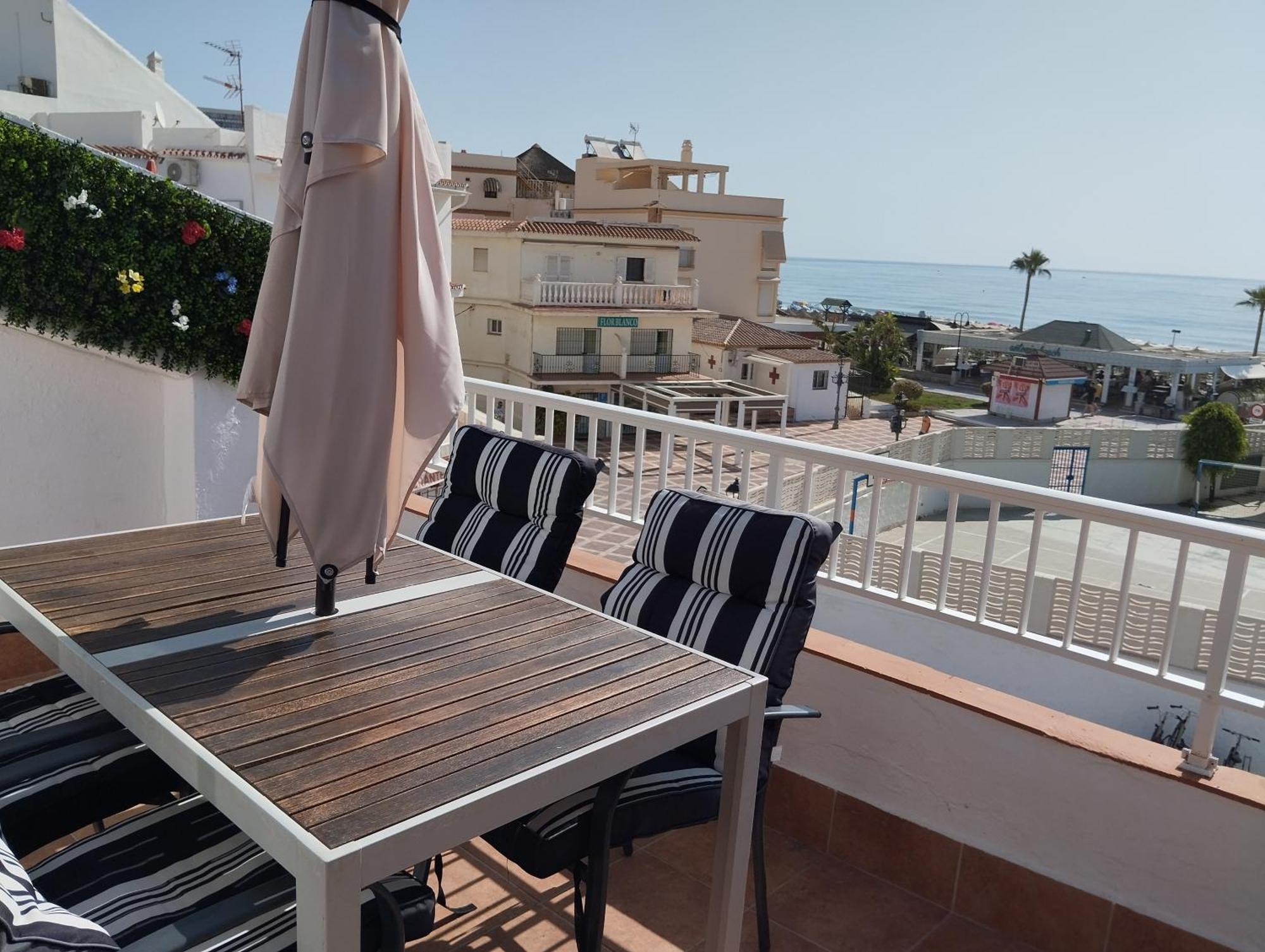Apartamento Lidia Planta 2, La Carihuela 1ª Linea Playa, Vistas Mar, Buhardilla 1 Dormitorio, 40 M2, 1-3 Huesped, Terraza, Wifi توريمولينوس المظهر الخارجي الصورة