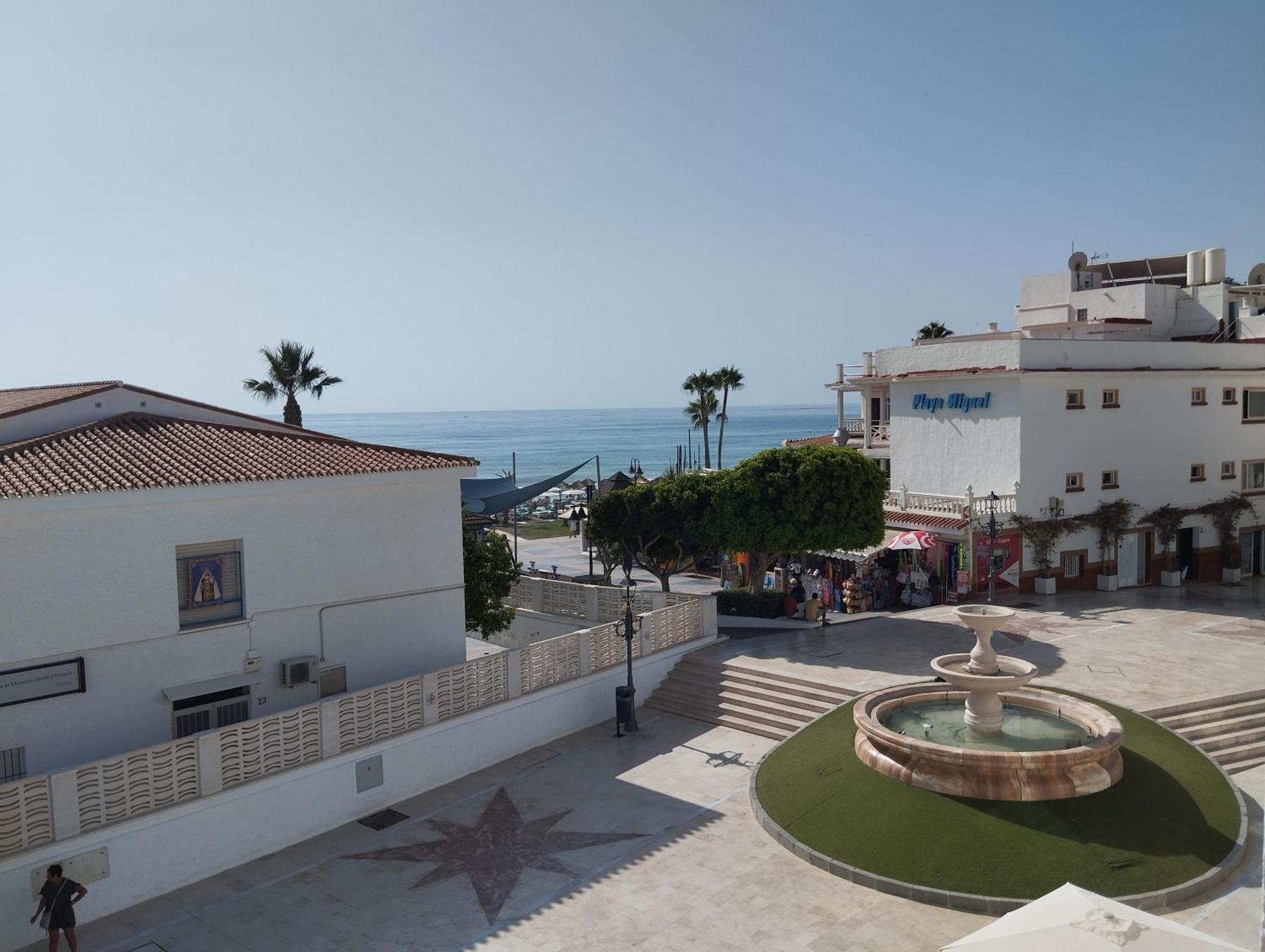 Apartamento Lidia Planta 2, La Carihuela 1ª Linea Playa, Vistas Mar, Buhardilla 1 Dormitorio, 40 M2, 1-3 Huesped, Terraza, Wifi توريمولينوس المظهر الخارجي الصورة